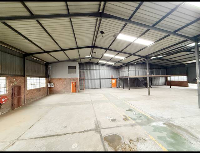 1,250M² WAREHOUSE TO LET IN WADEVILLE